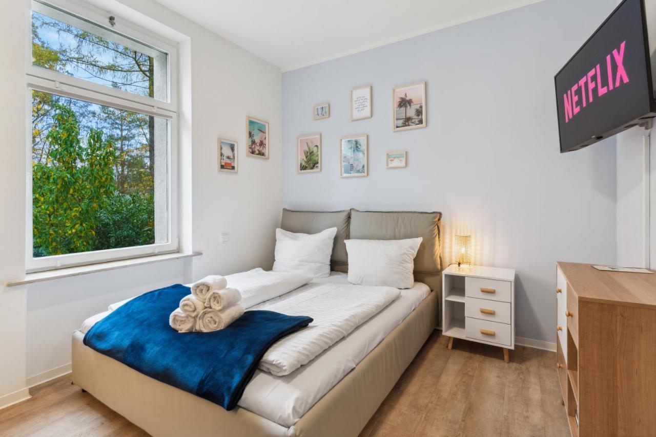 Vorstadtoase - 2 Personen - Eichwalde, Naehe Ber - Queensize-Bett, Netflix, Parken Экстерьер фото